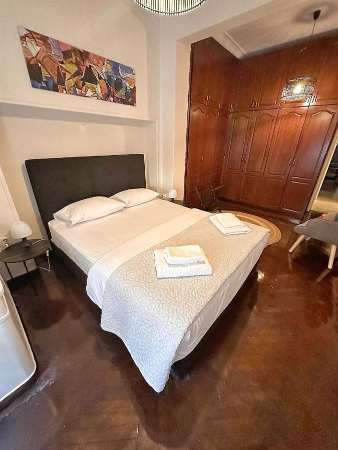 Check Point - Parthenon Apartment Athena Bagian luar foto