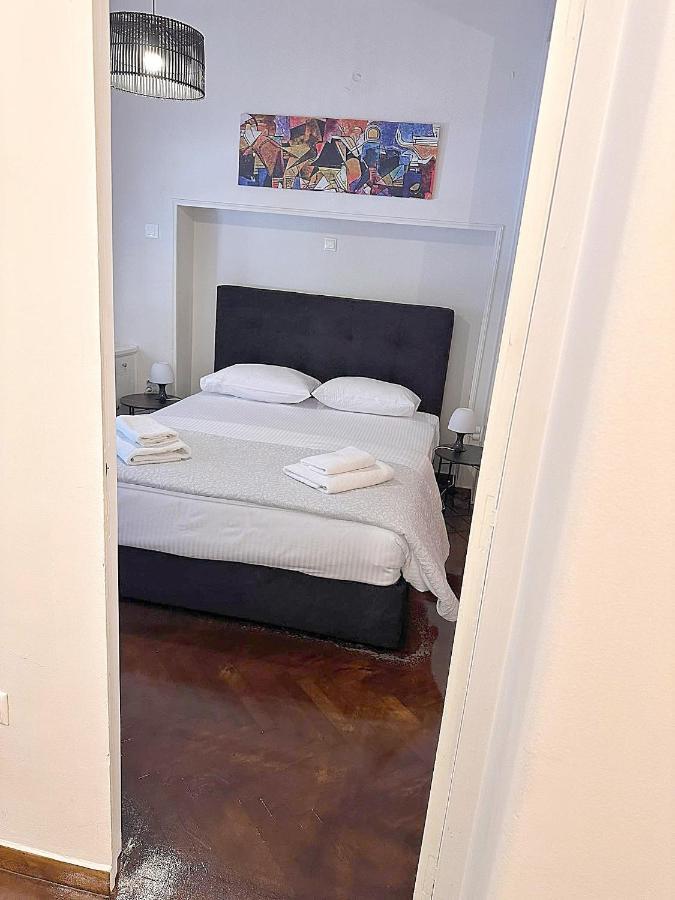 Check Point - Parthenon Apartment Athena Bagian luar foto
