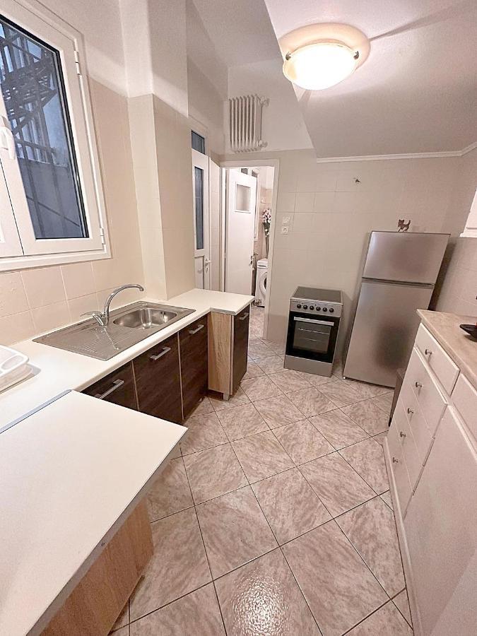 Check Point - Parthenon Apartment Athena Bagian luar foto